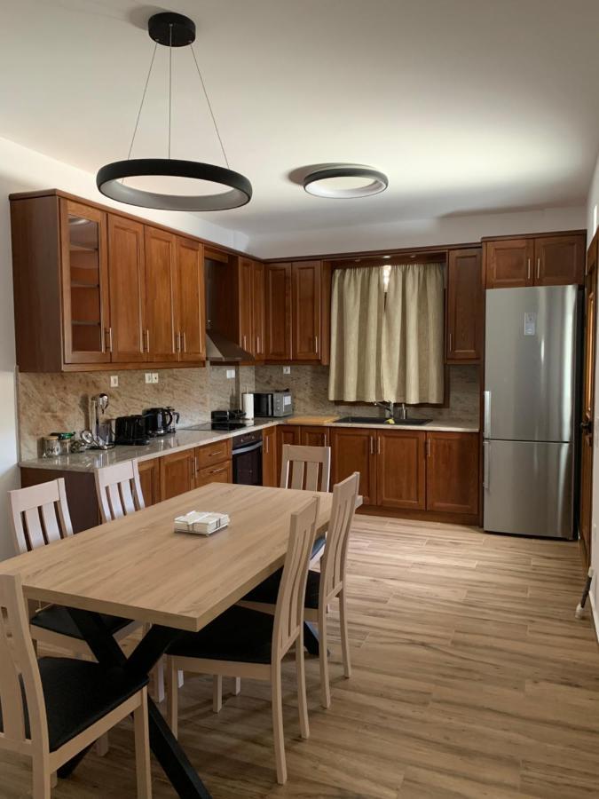 Komis Crown - Luxury Apartments Komi  Екстериор снимка