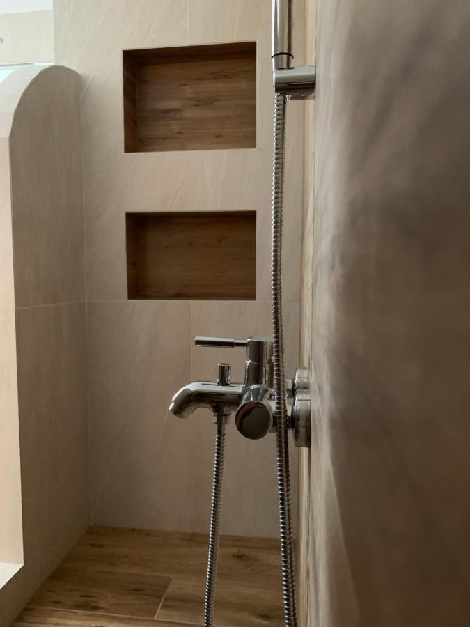 Komis Crown - Luxury Apartments Komi  Екстериор снимка